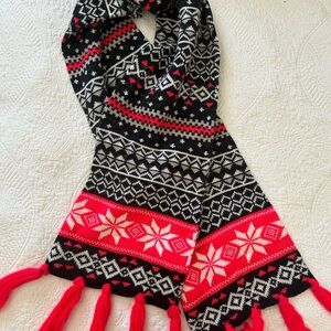 Knit Scarf with Pink and Black Pattern